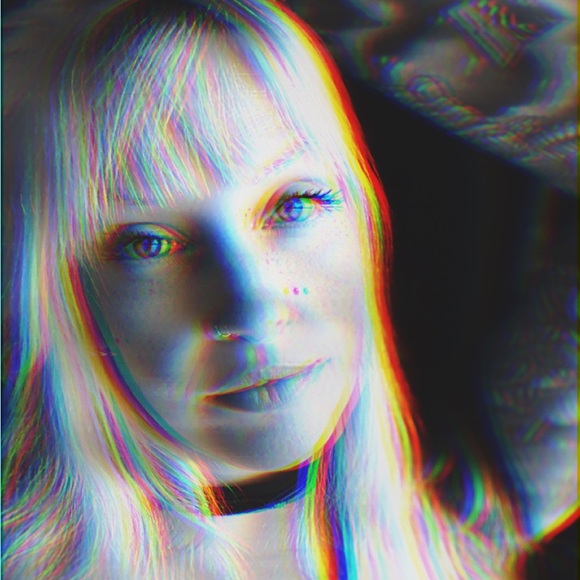 Meet your Posher, Brittney - Picture 1 of 1